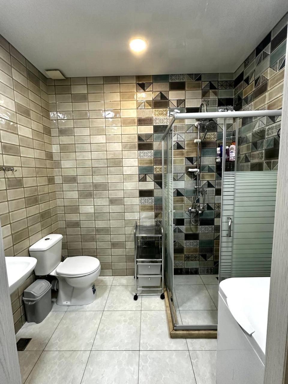 Ferienwohnung Pirosmani 18D, 14 Floor Batumi Exterior foto